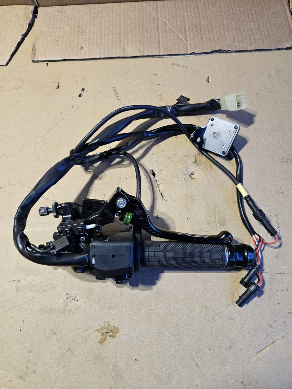 17-19 Kawasaki Ninja 650 ABS EX650 OEM Left Clip On Handlebar Switch 46091-039516