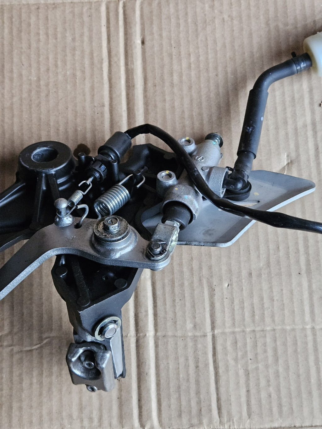 17-19 Kawasaki Ninja 650 Z650 OEM Right Rearset Rear Set Driver Foot Peg Bracket8