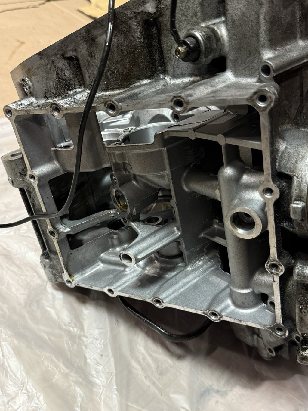 2000-2003 Suzuki GSXR750 OEM Engine Crankcase Upper Lower Case Block Assembly21