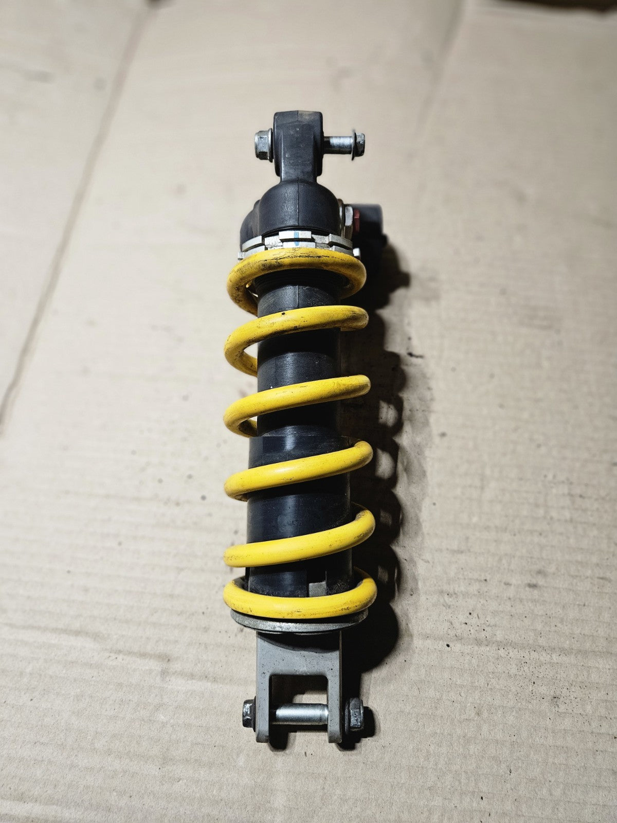 2006-2007 Suzuki GSXR600 GSX-R600 K6 K7 OEM Rear Shock Absorber Monoshock Spring8