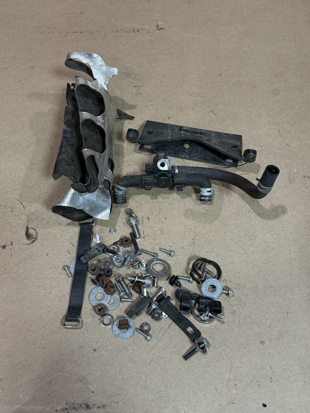08-16 Yamaha YZF-R6 R6 OEM Engine Frame Hardware Bolts Nuts Screws Fastener Kit0