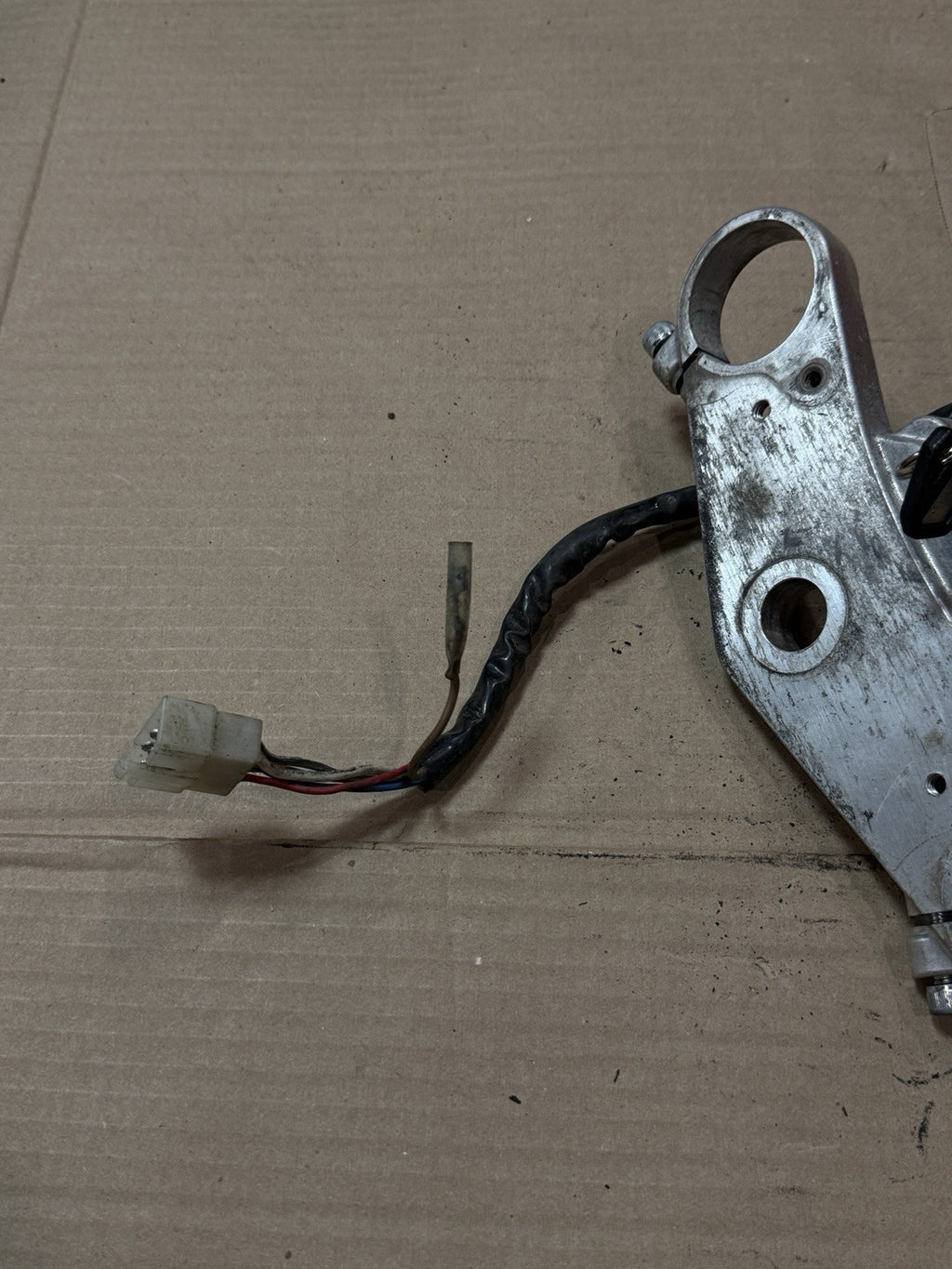 1998 1999 Kawasaki Ninja ZX6R ZX600G OEM Upper Triple Tree Ignition Switch Key4