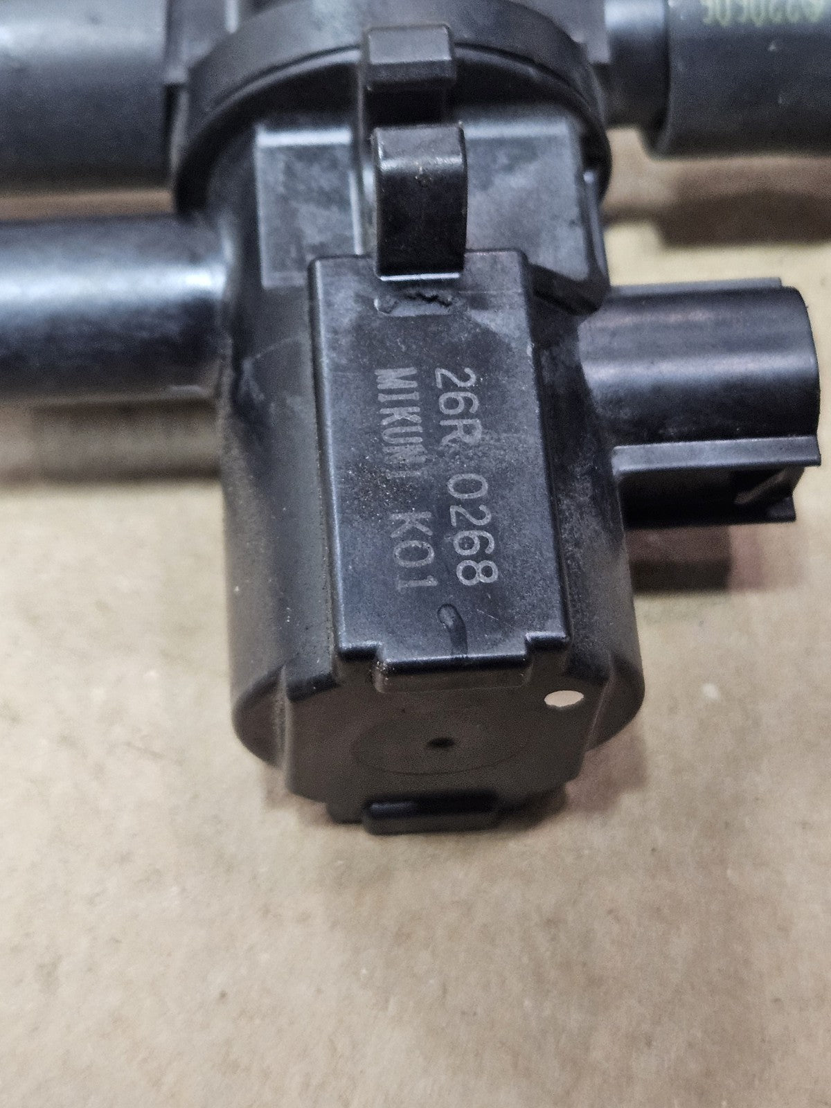 19-24 KAWASAKI NINJA ZX6R ZX636 AIR VALVE PAIR SOLENOID TOP ENGINE SWITCH SENSOR
