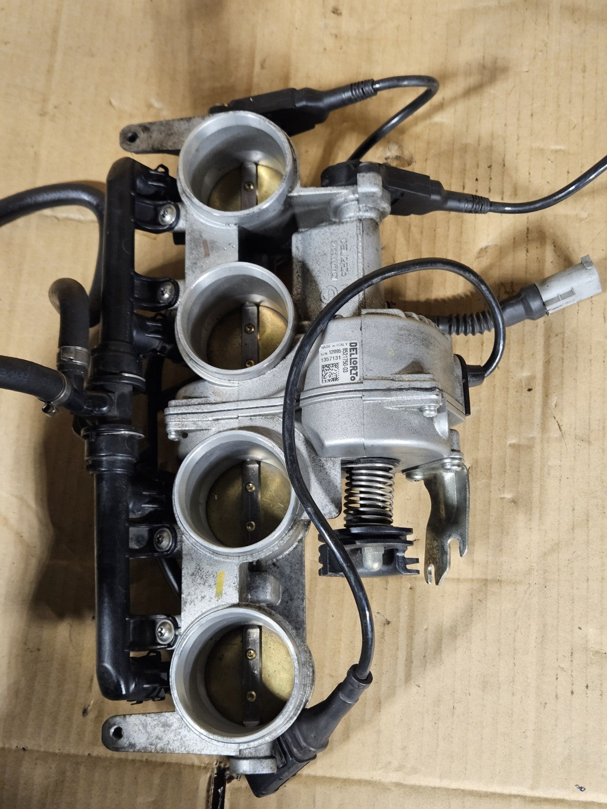2009-2014 BMW S1000RR OEM Throttle Bodies Primary Secondary Injectors READ17