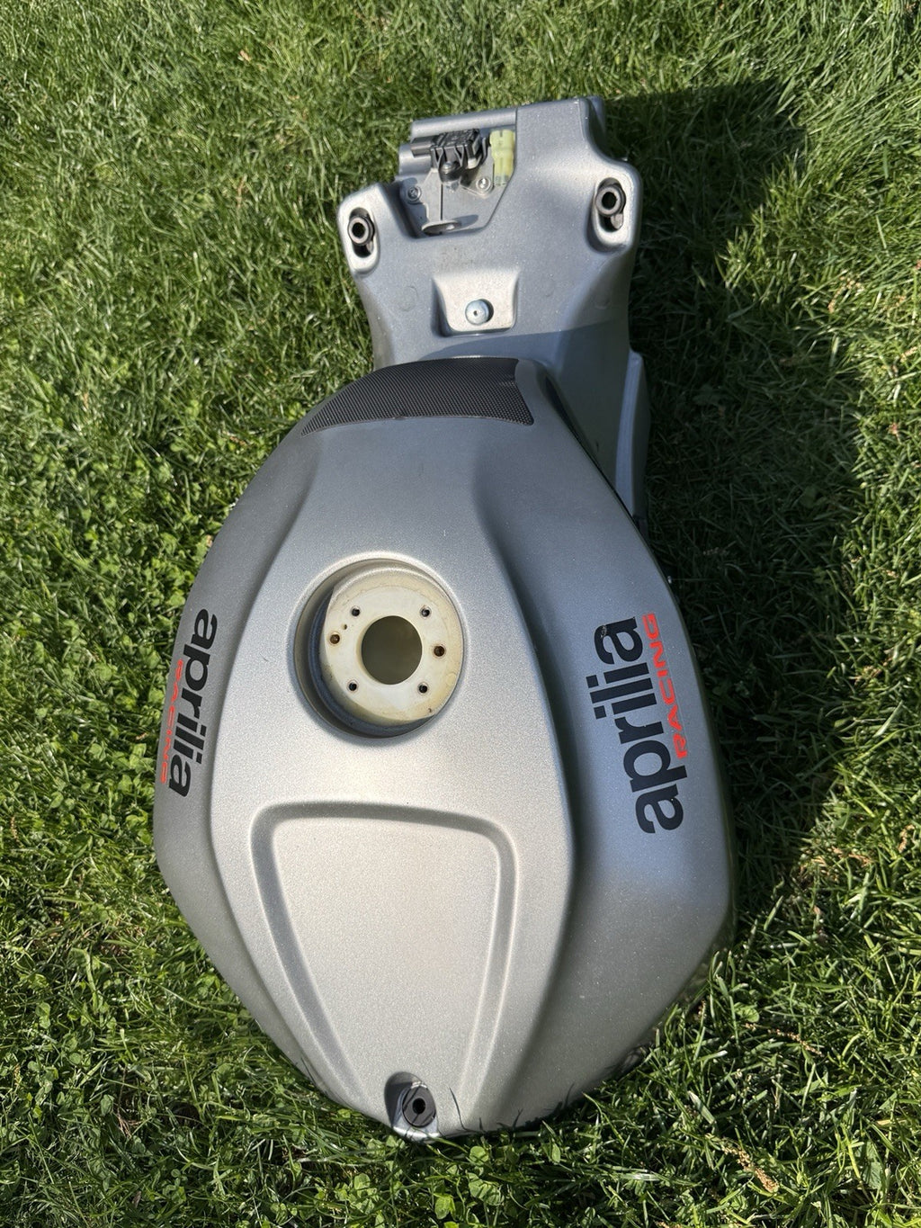 19-24 APRILIA RSV4 1100 OEM GAS TANK FUEL CELL PETROL RESERVOIR Gray Silver