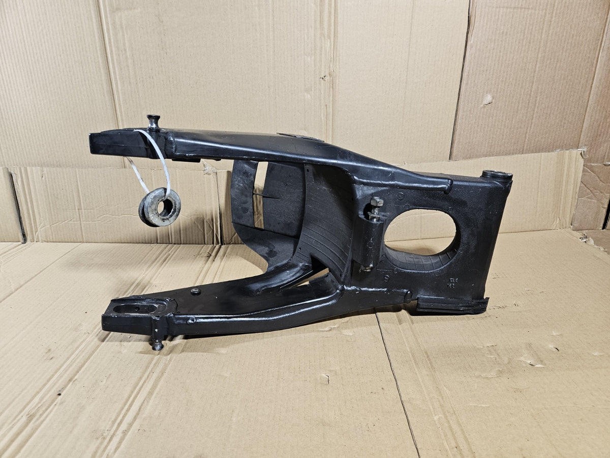 08-16 YAMAHA YZF R6 R6R YZFR6 REAR SWINGARM BACK SUSPENSION SWING ARM OEM16