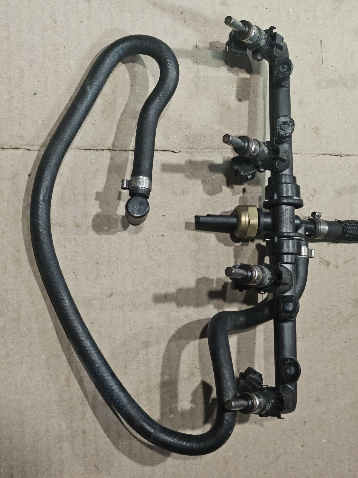 2013 10-14 BMW S1000RR Fuel Gas Petrol Injector Injection Nozzle Rail Pipe OEM