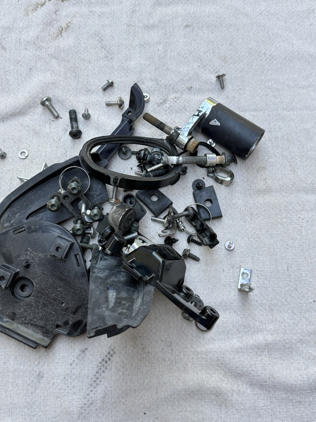 2007-2008 Yamaha YZF-R1 R1 OEM Misc Bolts Screws Nuts Washers Hardware Set 4C82