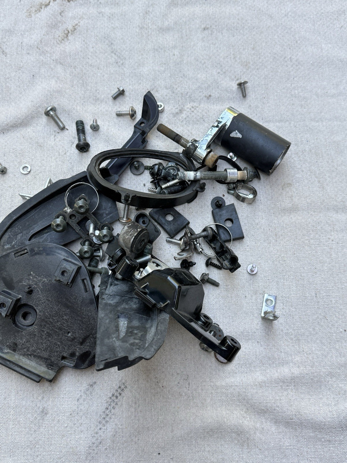 2007-2008 Yamaha YZF-R1 R1 OEM Misc Bolts Screws Nuts Washers Hardware Set 4C82