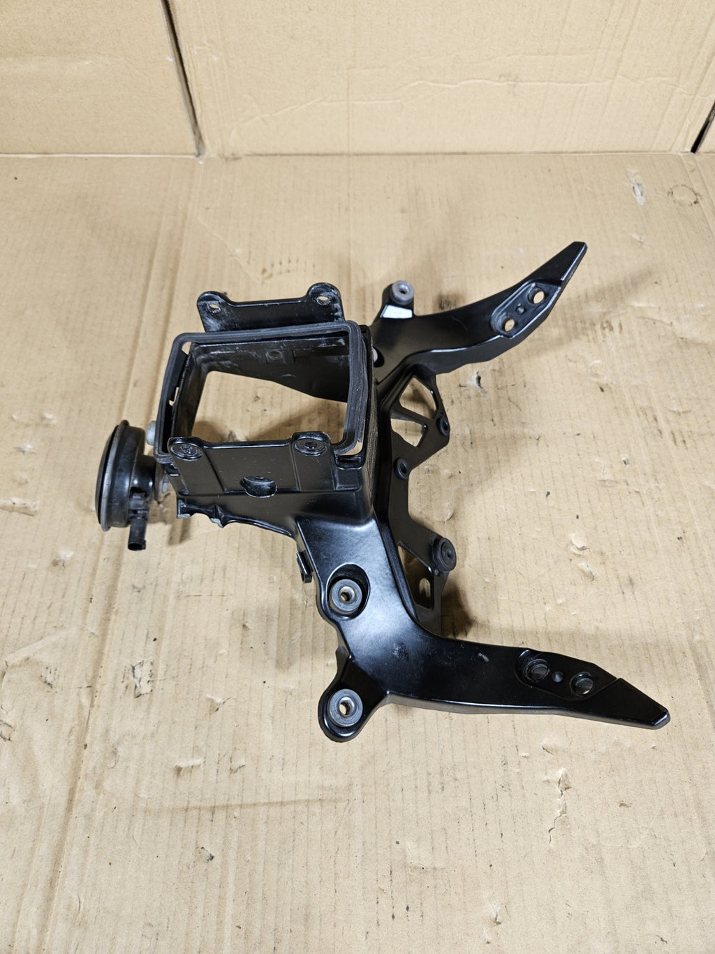 2012 BMW S1000RR OEM Front Fairing Stay Upper Bracket with Horn Used6