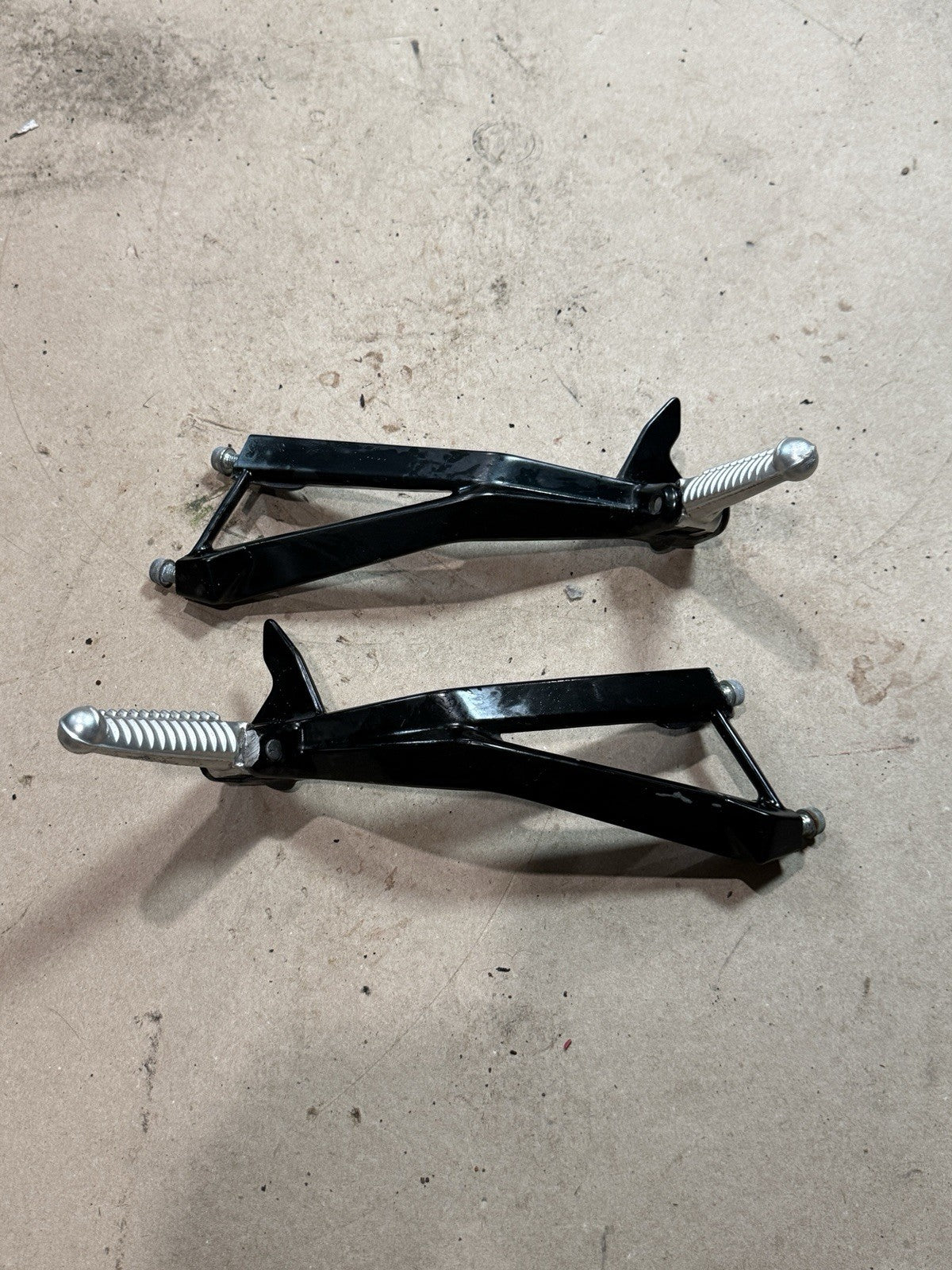 2008-2013 Ducati 848 EVO OEM Rear Passenger Foot Peg Brackets Footrest Hangers1