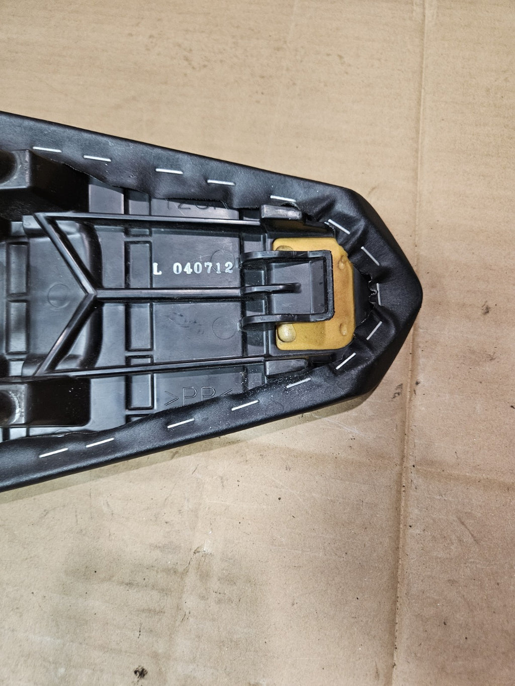 2022-2025 Yamaha YZF-R7 2025-2026 YZF-R9 OEM Rear Passenger Seat BEB-24750-00-004