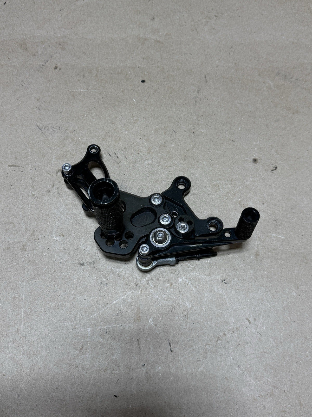2015-2018 Aprilia RSV4 RR RF Adjustable Rearsets Rear Sets Foot Pegs L&R Black