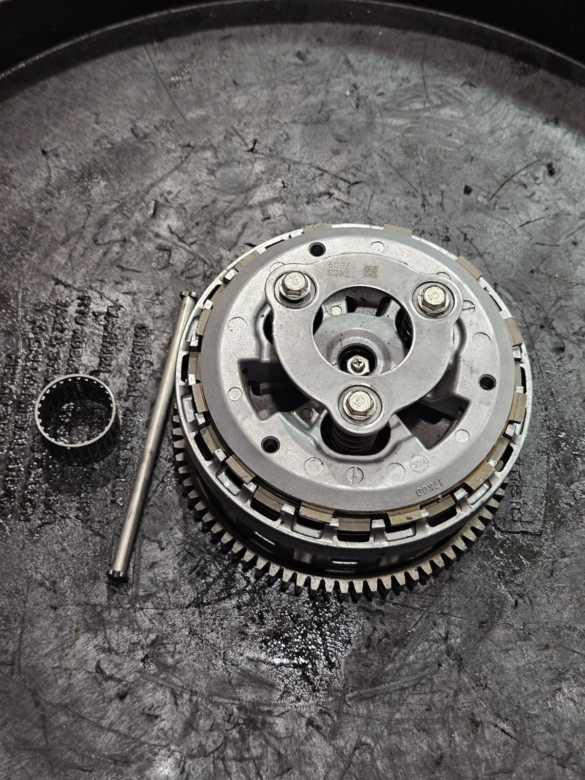 2017-2025 Suzuki GSX-R1000 GSXR1000R L7 OEM Clutch Basket Hub Plates 21200-178800