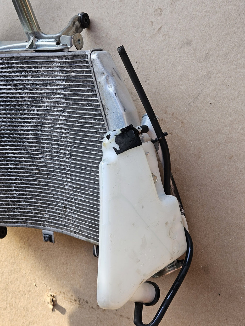 2012-2016 Suzuki GSXR1000 OEM Radiator Cooling Overflow Tank Fan System