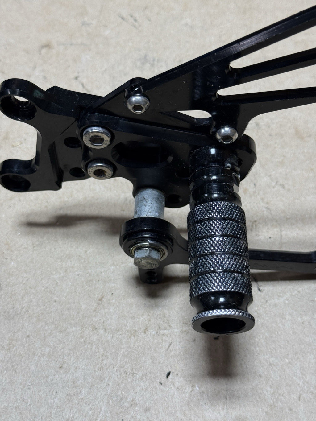 2015-2018 Aprilia RSV4 RR RF Adjustable Rearsets Rear Sets Foot Pegs L&R Black