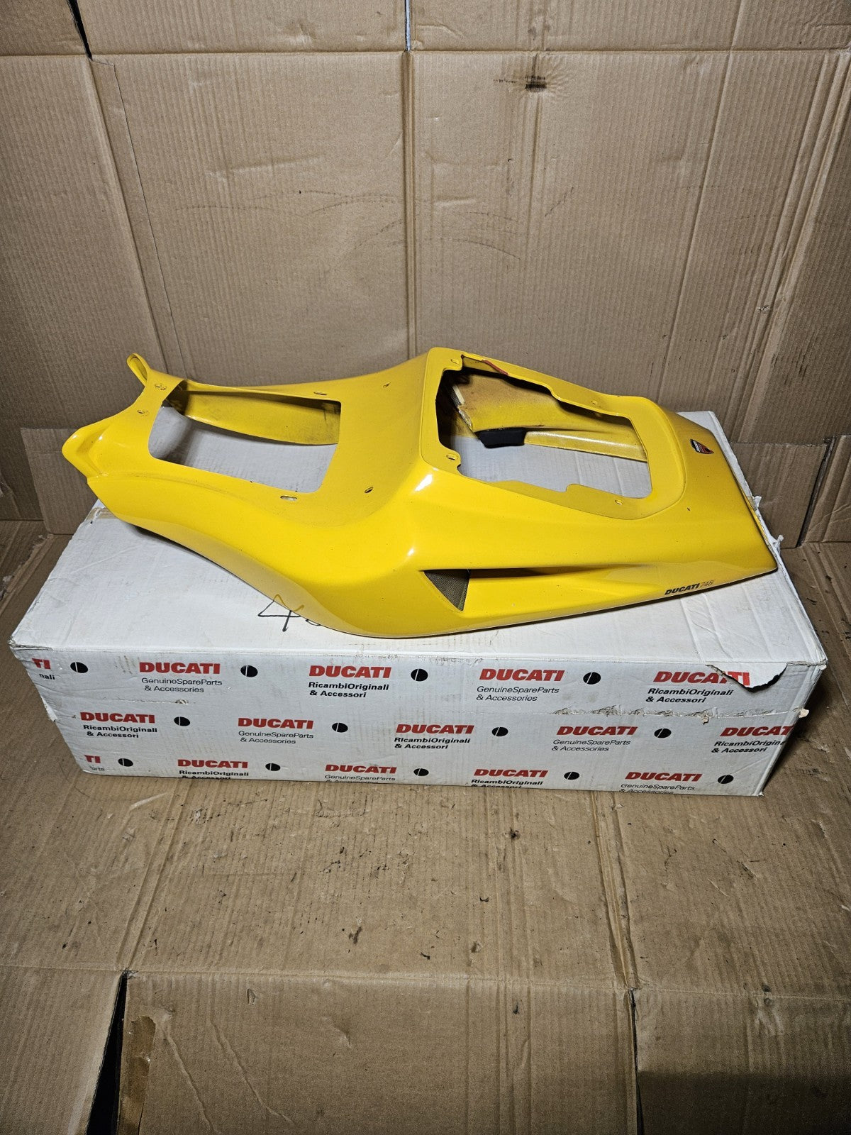1999-2002 Ducati 748 Yellow Bi-Posto Rear Tail Fairing Seat Cowl Tailpiece OEM3