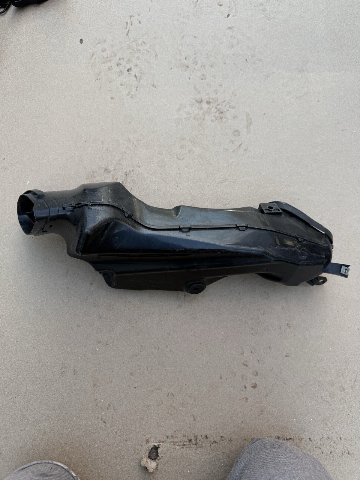 2009-2016 2012 SUZUKI GSXR 1000 OEM RIGHT LEFT AIR INTAKE DUCTS