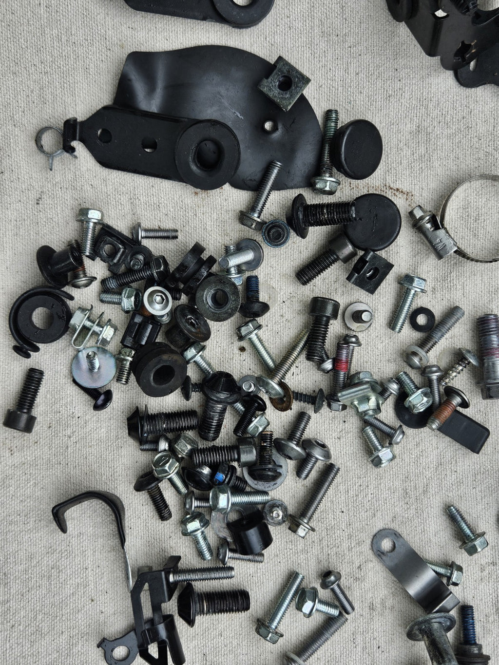 2017 Kawasaki Ninja Zx10r Misc Engine Mounting Bolts Hardware Motor Screws 16-203