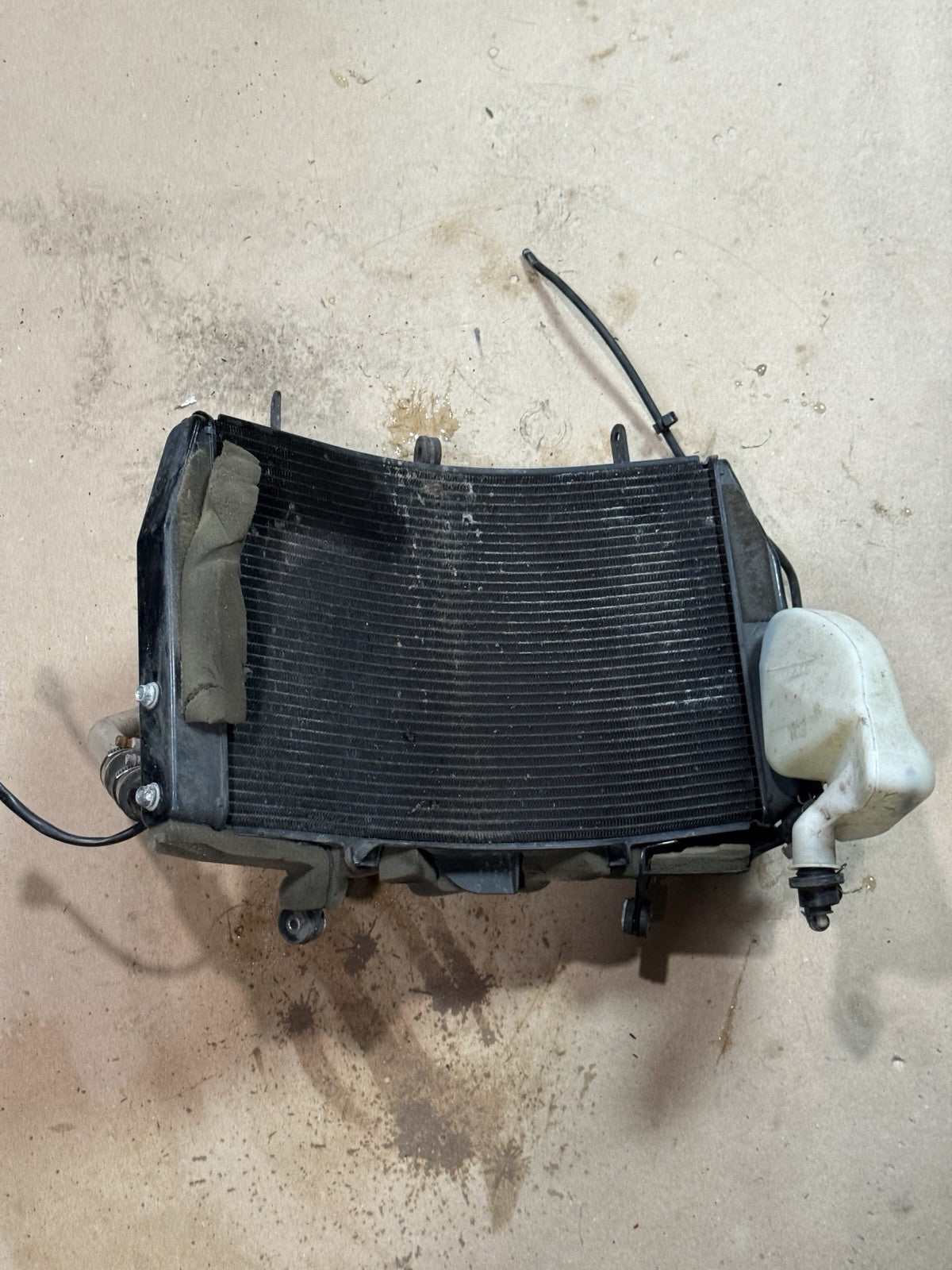 08-16 YAMAHA YZF R6 OEM ENGINE RADIATOR MOTOR COOLER COOLING RADIATER FANS HOSES