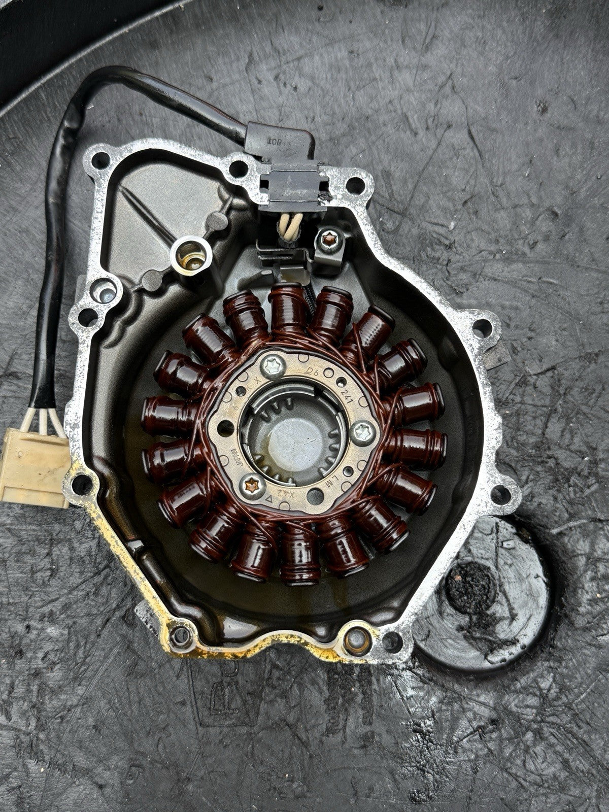 2009 08-16 YAMAHA YZF R6 STATOR MAGNETO ALTERNATOR GENERATOR COVER Complete2