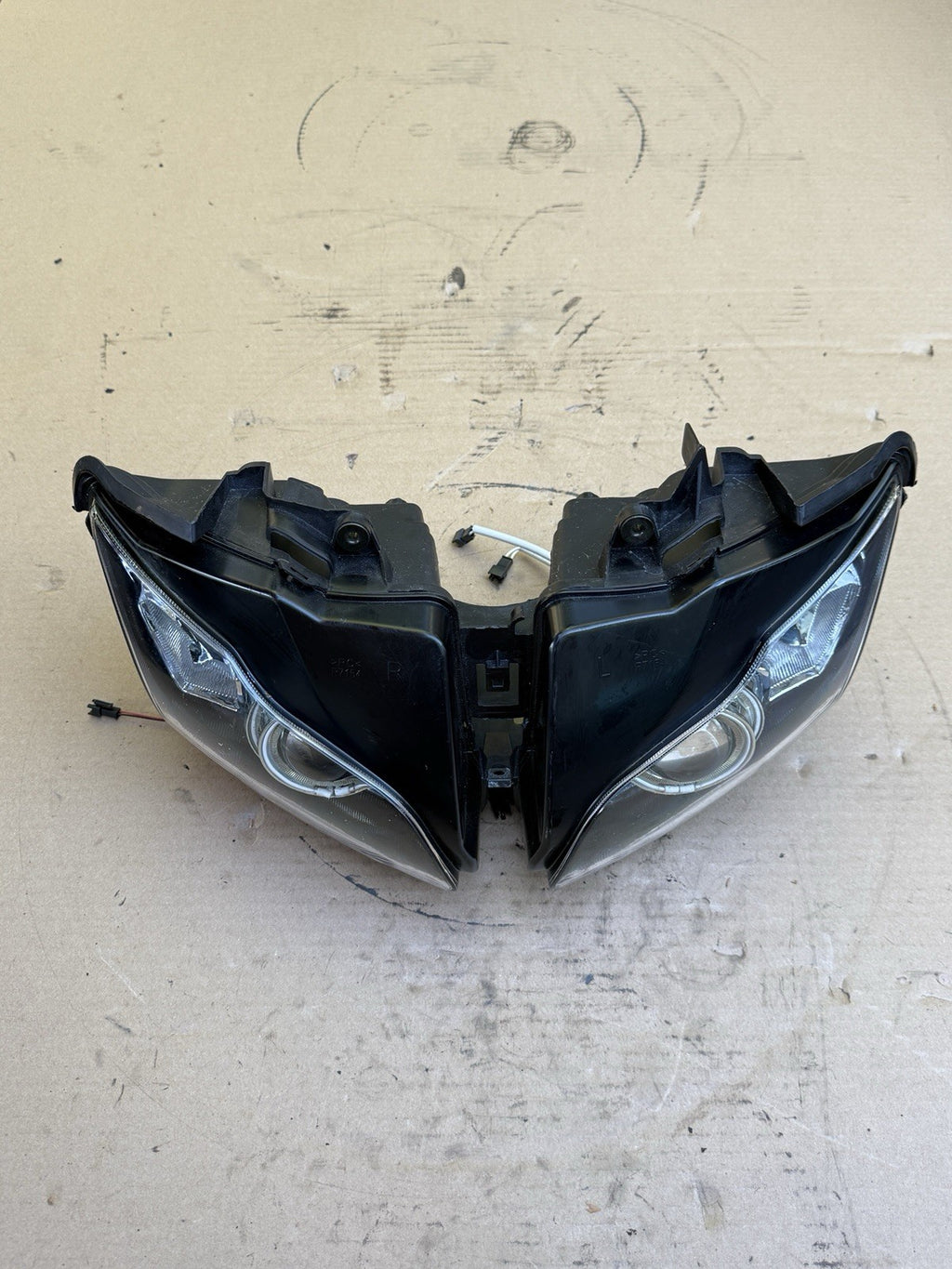 2008-2011 Honda CBR1000RR Fireblade LED Angel Eyes Halo Headlight Assembly SC592