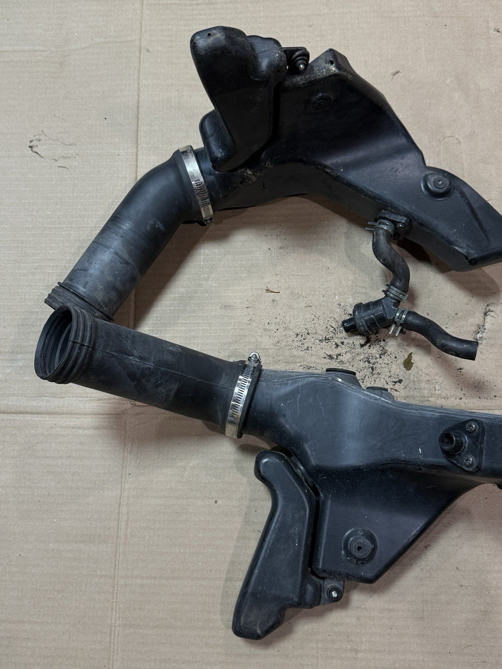 1998-1999 Kawasaki Ninja ZX6R ZX600G OEM Ram Air Intake Ducts LH RH 14073-173219