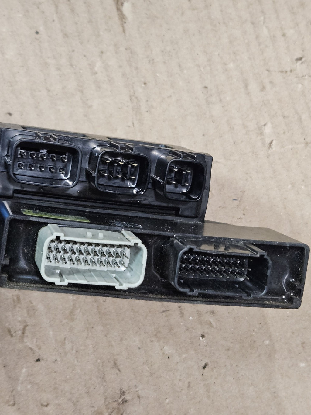 13-18 Kawasaki Ninja ZX6R 636 OEM ECU CDI ECM Computer Module Fuse Box