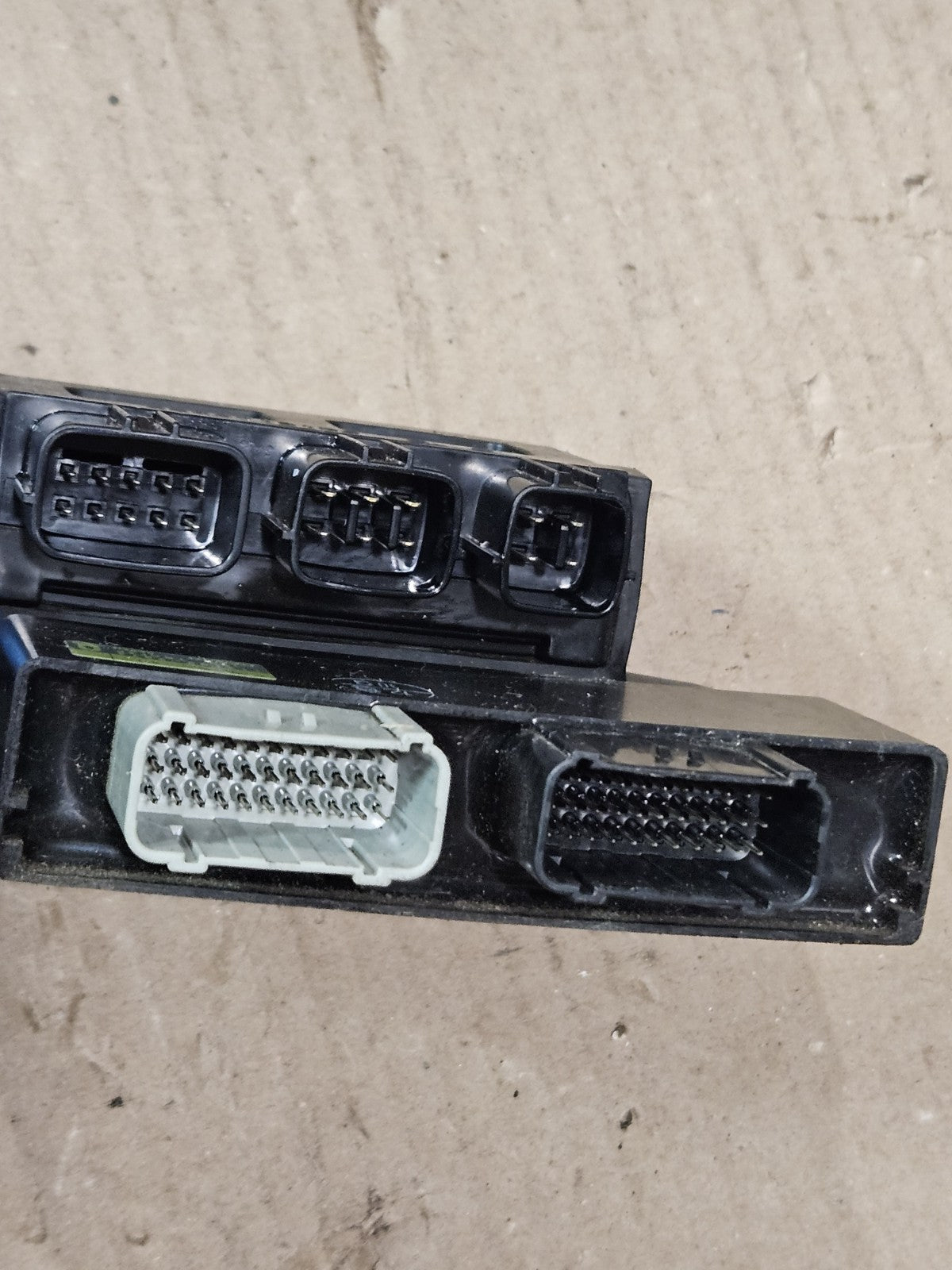 13-18 Kawasaki Ninja ZX6R 636 OEM ECU CDI ECM Computer Module Fuse Box
