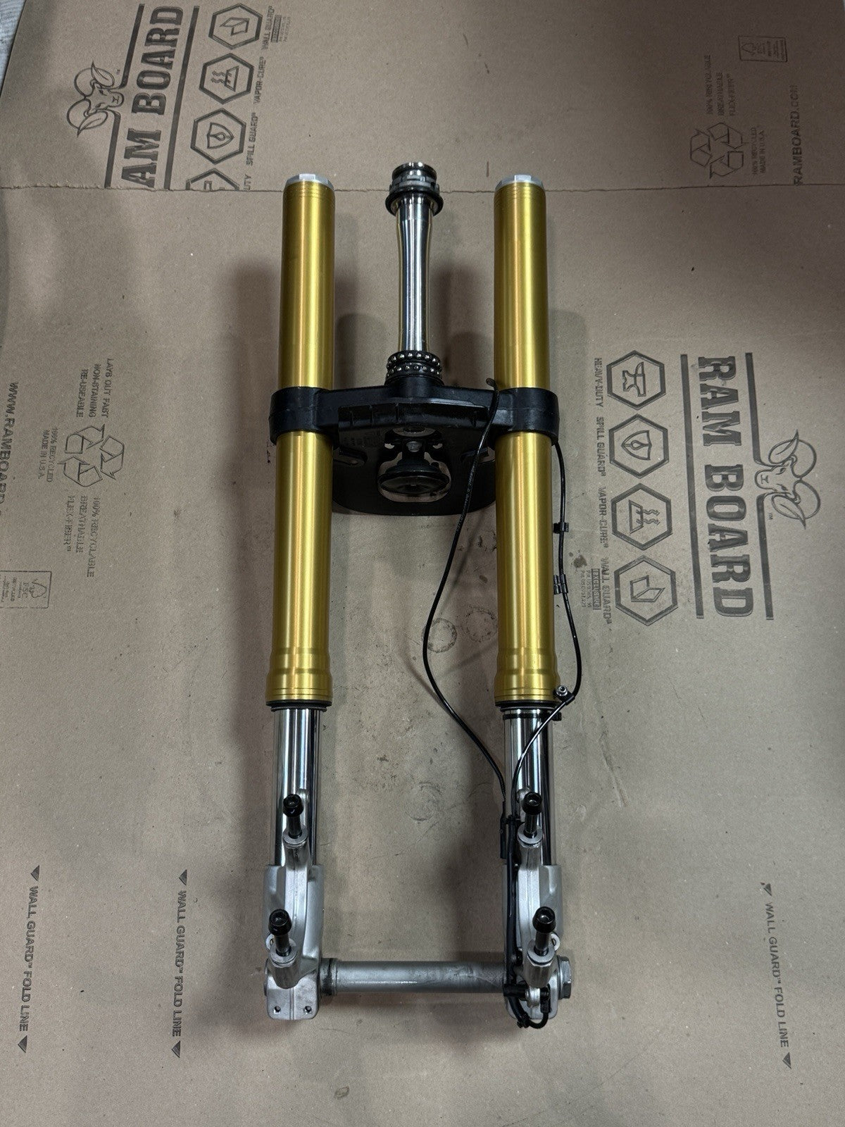 21-24 Aprilia RSV4 1100 OEM Front Forks Fork Tubes Suspension Triple Tree Clamp