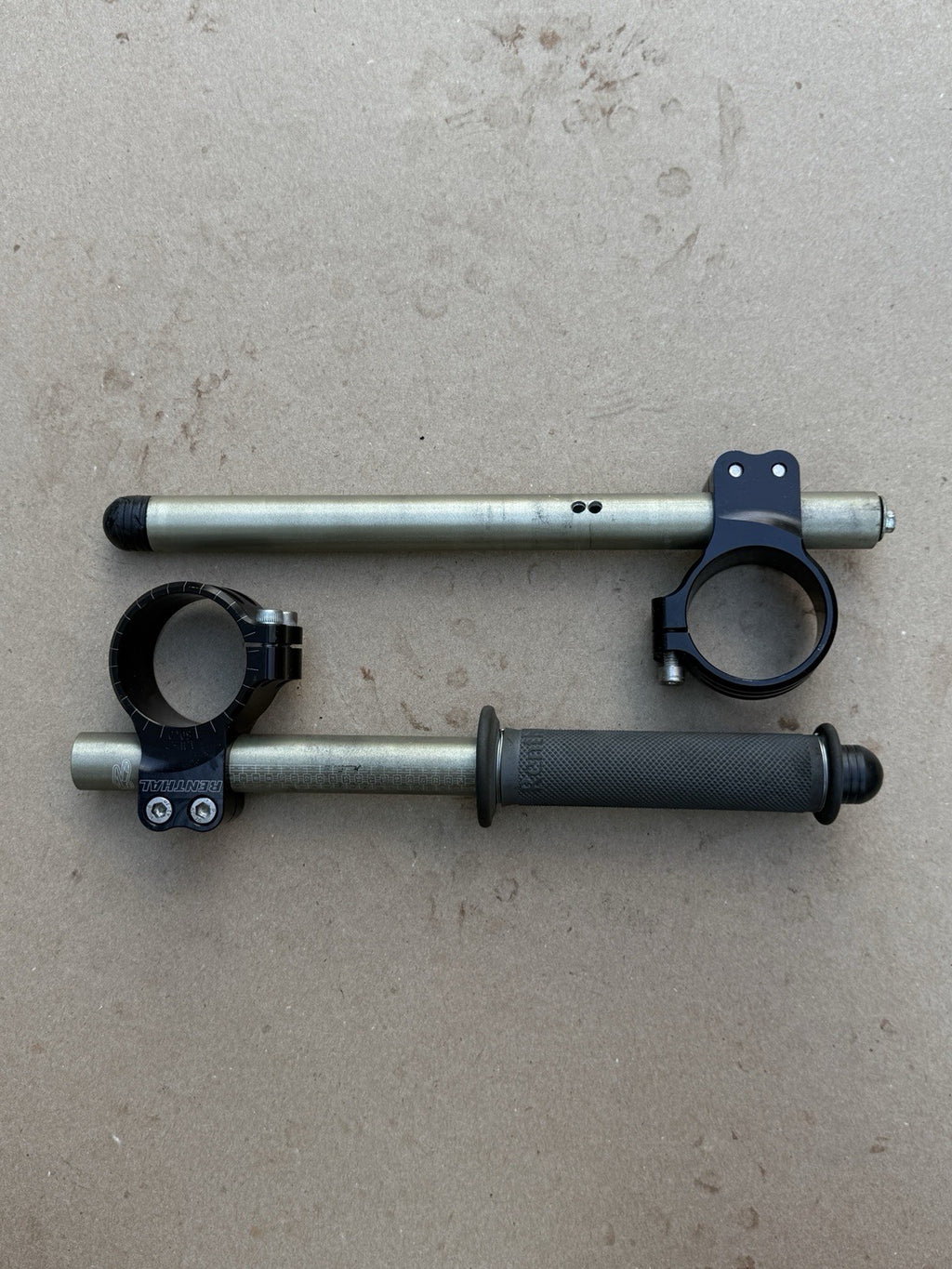 2012-2016 Suzuki GSXR1000 GSX-R1000 Renthal Clip On Handlebars Clipons Bars Pair1