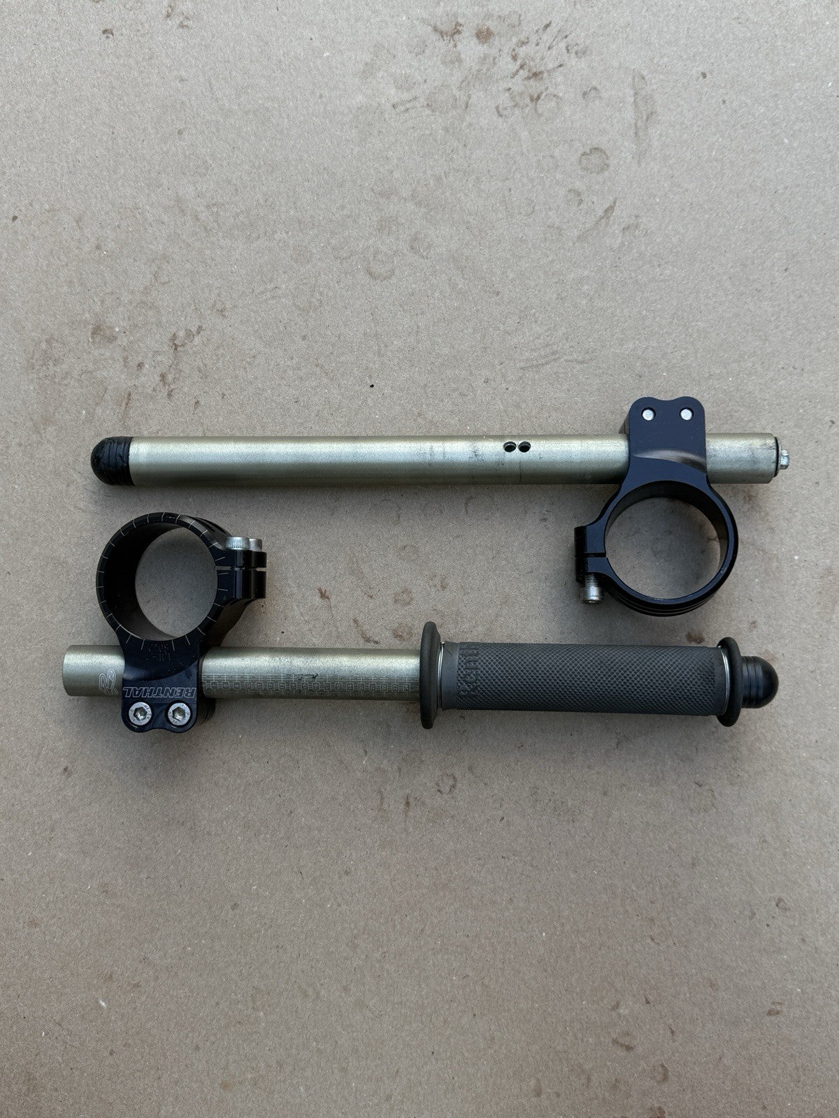 2012-2016 Suzuki GSXR1000 GSX-R1000 Renthal Clip On Handlebars Clipons Bars Pair1