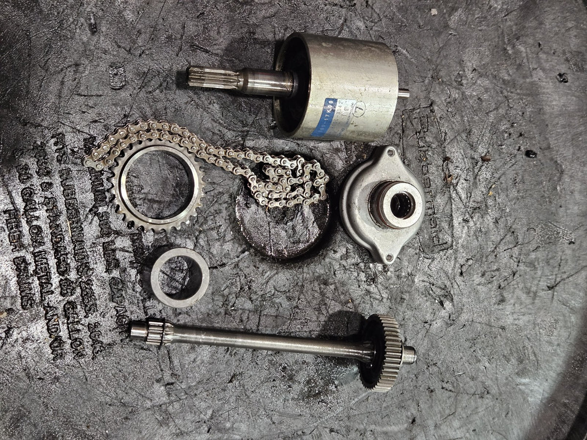 17-26 Suzuki GSXR1000R GSXR1000 OEM Engine Starter Shaft Idler Gear Assembly1