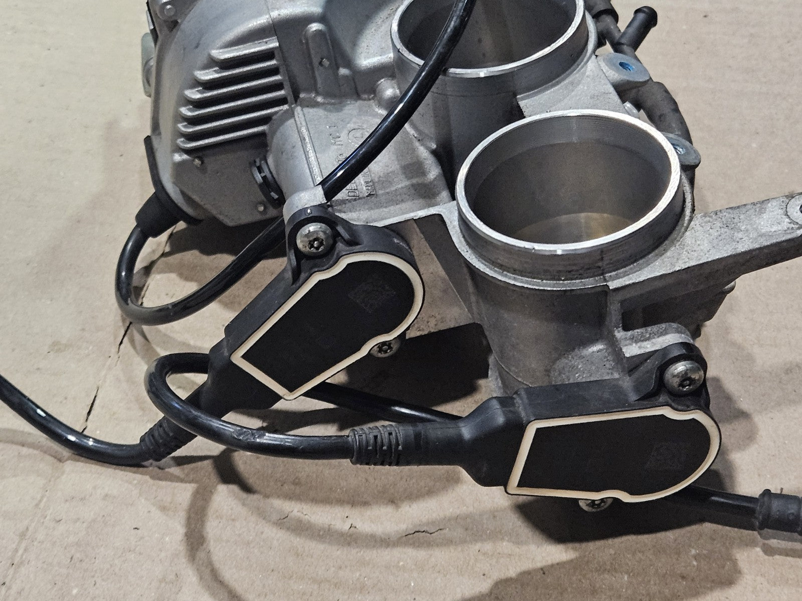 10 11 12 13 14 BMW S10000RR S 1000 RR OEM Throttle Bodies Body INTAKE FUEL PARTS