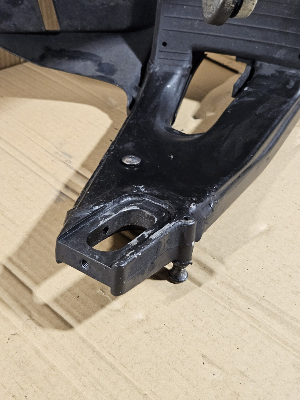 08-16 YAMAHA YZF R6 R6R YZFR6 REAR SWINGARM BACK SUSPENSION SWING ARM OEM19