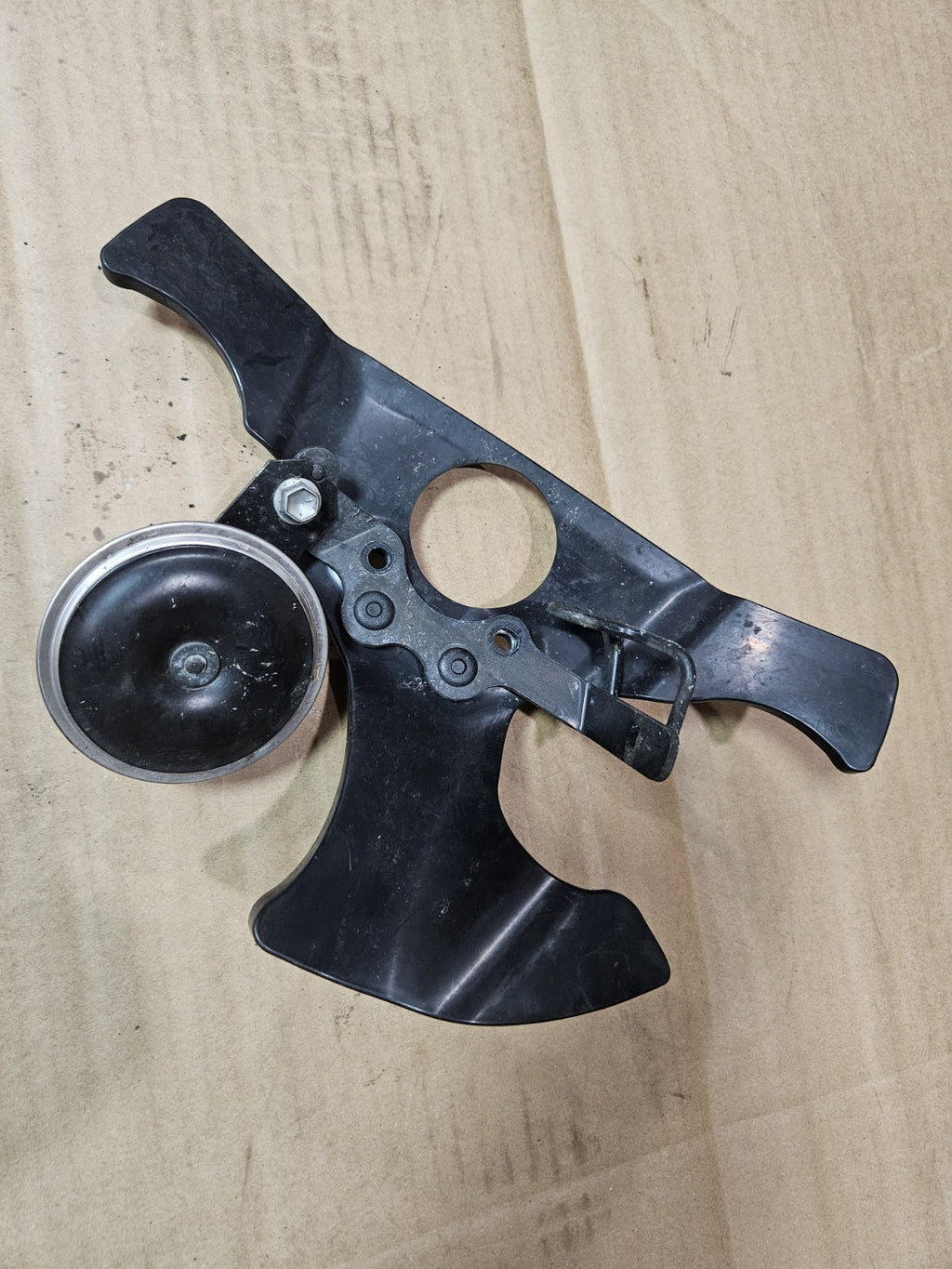2022-2025 Yamaha YZF-R7 R7 OEM Horn Mount Bracket Stay BD5-83371-00 BEB-23377-000