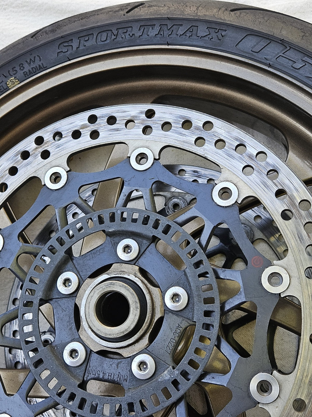 KAWASAKI NINJA ZX10RR ZX10R Marchesini FORGED FRONT WHEEL RIM DMG5