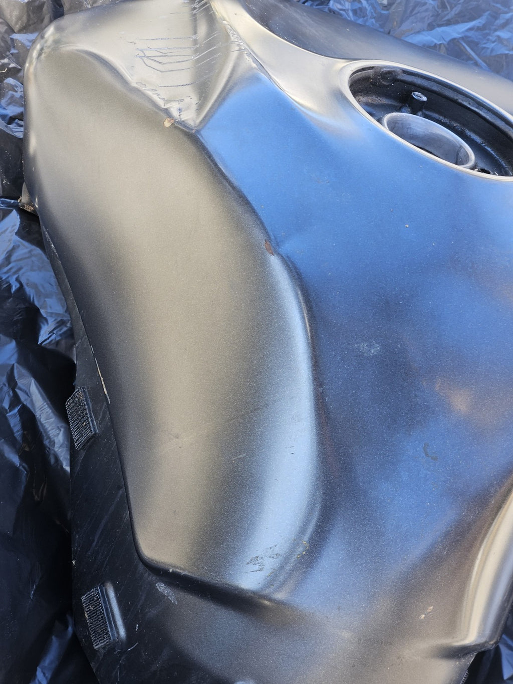 13-18 2015 Kawasaki ZX6R 636 OEM Gas Fuel Tank Petrol Reservoir Damaged