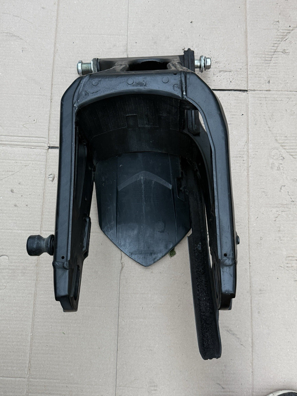 07-08 Yamaha YZF-R1 Straight OEM Rear Suspension Swingarm - Back Arm Frame5