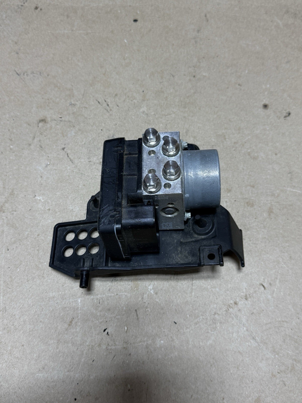 15-18 Aprilia Tuono 1100 RSV4 OEM ABS Brake Servo Control Unit 2D00265