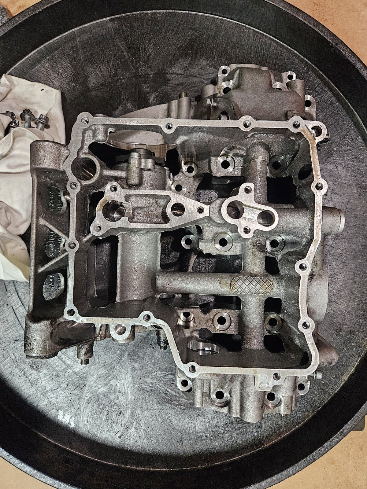 15-19 2015 BMW S1000RR HP4 OEM Crankcase Engine Block Cases Bottom End