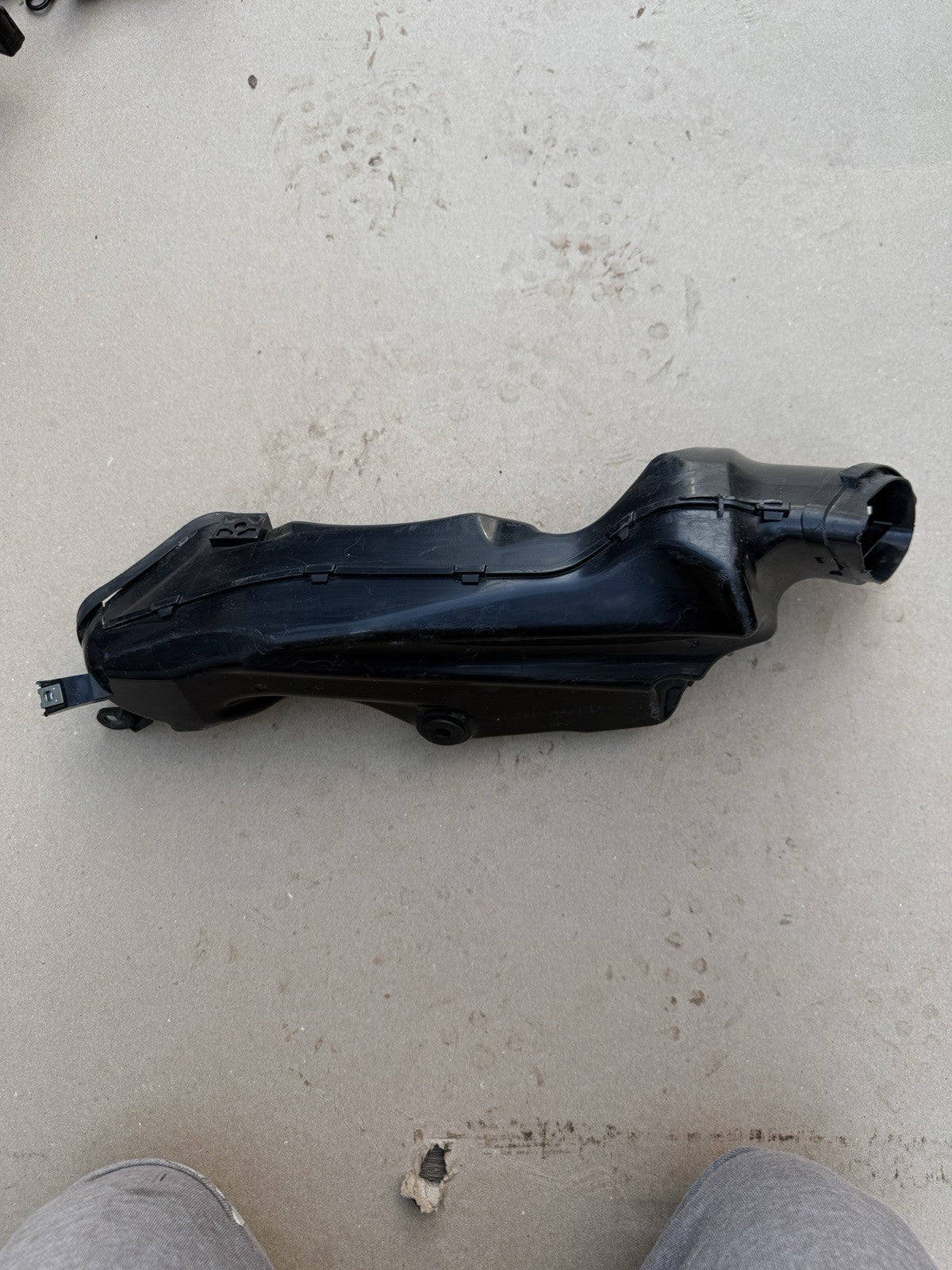 2009-2016 2012 SUZUKI GSXR 1000 OEM RIGHT LEFT AIR INTAKE DUCTS