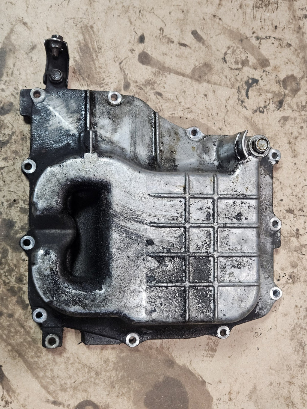 01-03 2002 Honda CBR600 F4i Oil Pan Sump Engine Belly Cover Lower Motor Drain