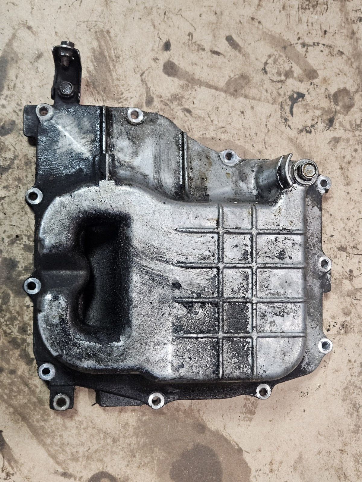 01-03 2002 Honda CBR600 F4i Oil Pan Sump Engine Belly Cover Lower Motor Drain