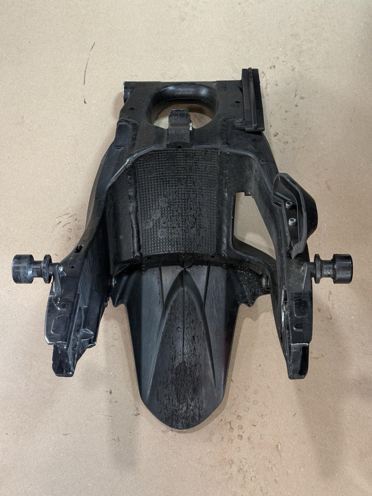 09-16 Suzuki GSXR1000 OEM Rear Swingarm Swing Arm Back Suspension Assembly