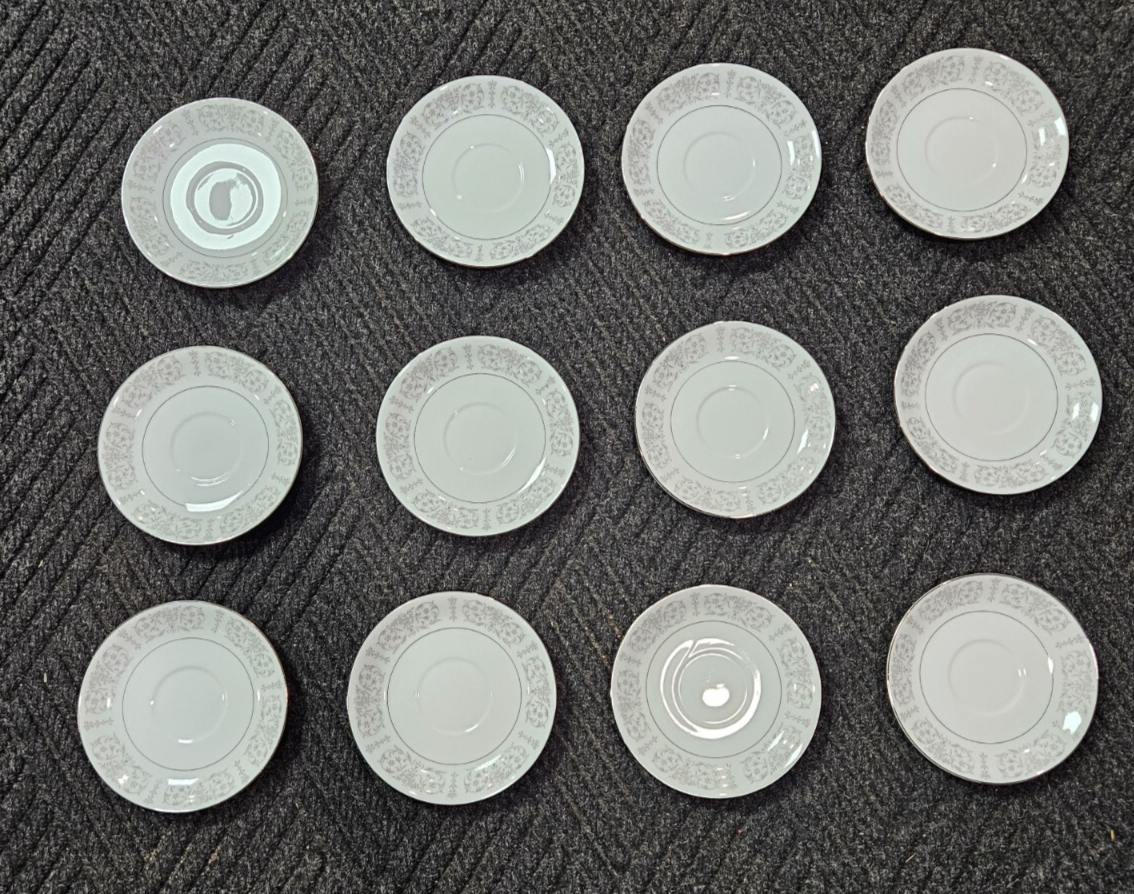 Set of 12 Linden Fine China Versailles TM-1004 Plates 5 7/8" Japan