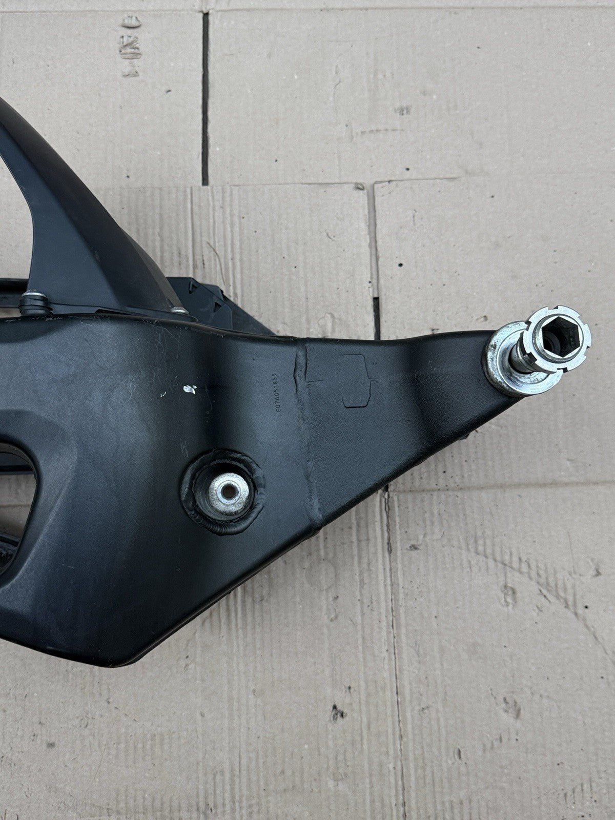 07-08 Yamaha YZF-R1 Straight OEM Rear Suspension Swingarm - Back Arm Frame19