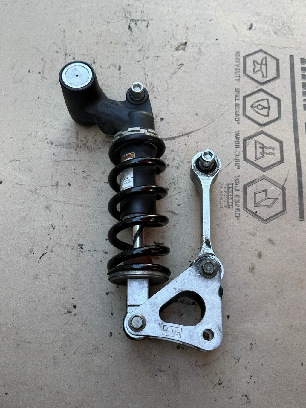 17-25 GSXR 1000 GENUINE OEM REAR BACK SHOCK SPRING COIL ABSORBER SUSPENSION