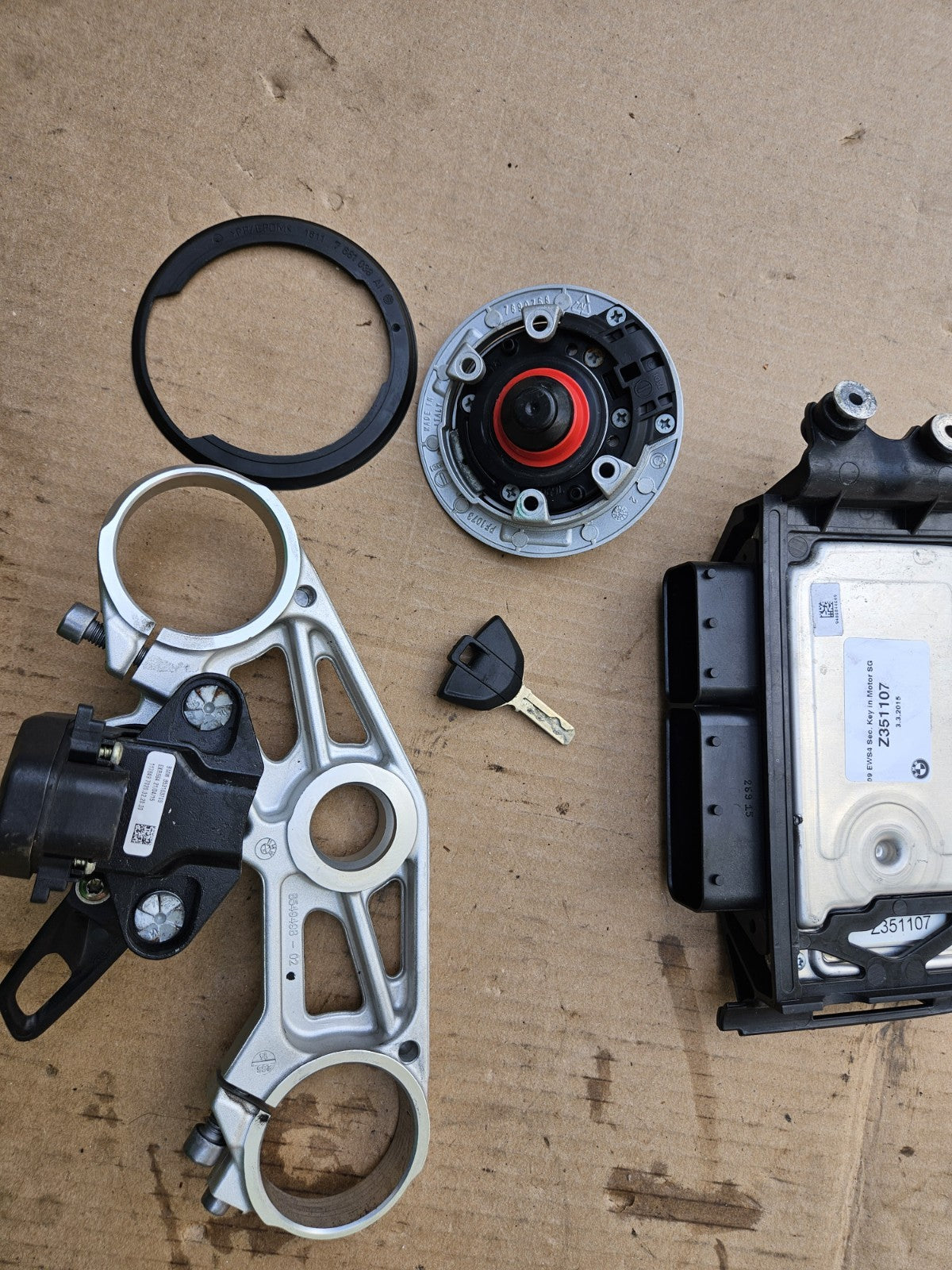 2010-2014 BMW S1000RR OEM Ignition Switch Lock Set Key ECU Lockset Assembly OEM1