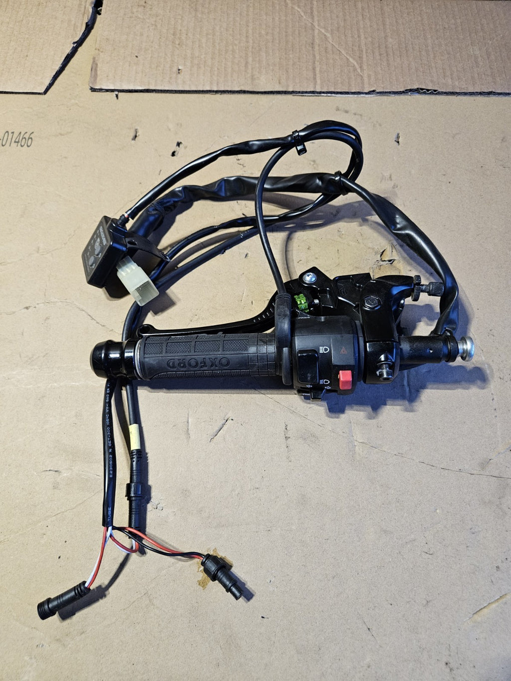 17-19 Kawasaki Ninja 650 ABS EX650 OEM Left Clip On Handlebar Switch 46091-03950